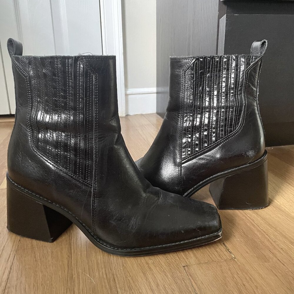 Used: Vince Camuto Leather Square Toe Bootie: Size 8.5